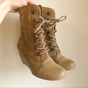 ✨Blowfish Wedge Lace-up Boots